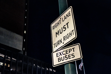 Turn restriction signage on the 600 block of Market Street